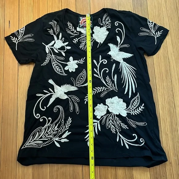 Johnny Was embroidered tshirt - Picture 4 of 6